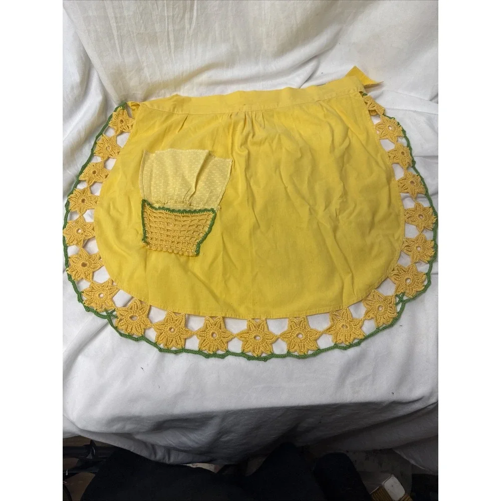 Vintage Sunshine Half Apron Yellow Crochet Floral Apron Pocket Retro MadMen Wife